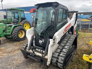 Chargeur frontal compact Bobcat T66 d'occasion à vendre avec moteur et composants essentiels - Product Image 2