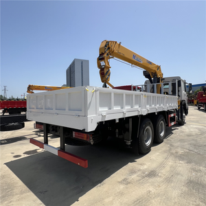 Grue montée sur camion 6x4 robuste d'occasion, équipée d'un bras pliant de 12 tonnes et d'une capacité de levage maximale de 30 tonnes - Product Image 2