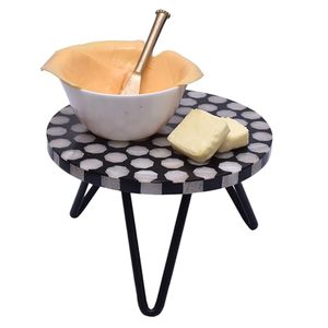 Support à gâteau en résine incrustée de haute qualité fabriqué à la main avec finition lisse pour la décoration de la maison au prix de gros par Aaliyan Impax - Product Image 1