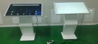 Kiosque interactif d'intérieur d'écran tactile d'affichage à cristaux liquides numérique tout en un