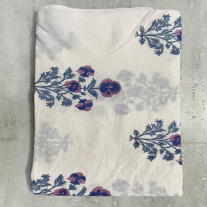 Tela de Algodón Estampada en Bloque, Ligera y Ecológica, Ideal para Confección de Cortinas y Vestidos, Diseño Floral Hecho a Mano en India - Product Image 5