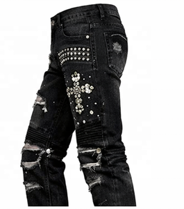 กางเกงยีนส์เดนิมทรงตรงเอวกลางสำหรับผู้ชายรุ่นพิเศษปี 2026 ตกแต่งลายปักฮิปฮอป ล้างสีแบบสโตนวอช พร้อมรายละเอียดหมุด - Product Image 3