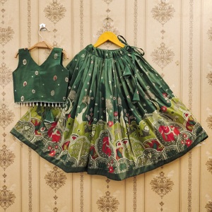 Shoryam Fashion Lehenga Choli Dupatta en polyester pour enfants |   Vêtement ethnique pour filles, imprimé Kalamkari vert, infroissable, séchage rapide - Product Image 3