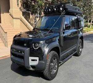 Land Rover Defender 110 2023, 4x4, Automático, Techo Panorámico, Bajo Kilometraje, Listo para Enviar - Product Image 1