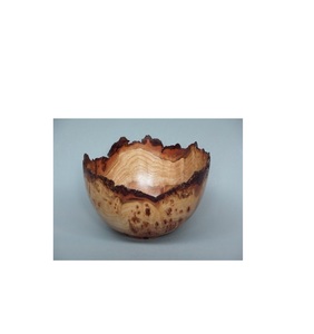 Bol de service en bois artisanal durable, idéal pour les collations quotidiennes, offrant une texture polie et lisse avec un style rustique - Product Image 3