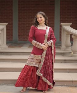 New Wear Robe longue imprimée Alphanumero - Product Image 1