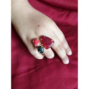 Bague de déclaration réglable faite à la main avec de grandes pierres rouges et noires bijoux de fête élégants pour les femmes mode bagues cadeau - Product Image 1