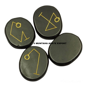 Juego de 4 piedras curativas de Reiki hechas a mano, cristales ovalados de ágata negra con símbolo de Arcángel, juego de cristales de energía espiritual - Product Image 2