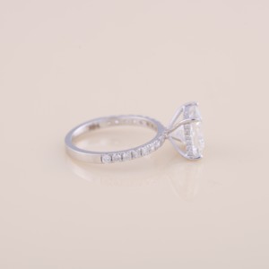 แหวนเพชรทรงปรินเซสคัท IGI Certified สำหรับหมั้นและแต่งงาน ตัวเรือนทองคำขาว/โรสโกลด์/เหลือง 9K พร้อมวงแหวนประดับเพชรแบบ Pavé - Product Image 4