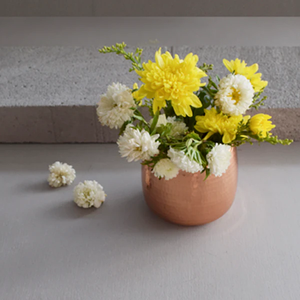 Jarrones de mesa de metal modernos y elegantes, artículos decorativos de latón a la moda para el hogar, bodas, cobre económico exportado a la India - Product Image 1