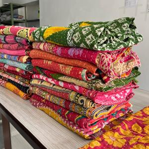 Edredones Kantha de algodón hechos a mano, colcha Reversible de 85x55 pulgadas, lote orgánico bordado al por mayor para uso doméstico, fundas de cama - Product Image 5