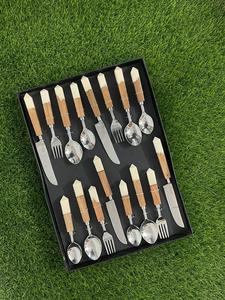 Juego de cubiertos de acero inoxidable más vendidos para hoteles Mango de madera y resina con cuchillo de semicírculo Tenedor Espátula para queso Precio al por mayor - Product Image 2