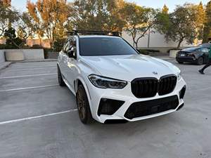 DESCUENTO EN AUTOMÓVILES CON VOLANTE A LA IZQUIERDA |   CONDUCCIÓN DERECHA |   BMW X5 M COMPETITION 2020 |   617-HP TURBO V8 AWD ALTAMENTE EQUIPADO - Product Image 5