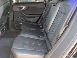 Audi RSQ8 Turbo 3.0L essence automatique 400 ch 400-500 Nm, toit ouvrant panoramique, sièges en cuir, modèle 2023, à vendre - Product Image 6