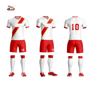 2025 uniformes de football rouge et blanc uniformes de football de combinaison de couleurs nouvelles et différentes fabriqués au Pakistan - Product Image 2