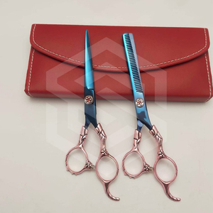 Tijeras de peluquero para diestros de acero inoxidable con mango de dragón con tornillo ajustable de borde afilado de hoja 4Cr13 para cortar el cabello - Product Image 1