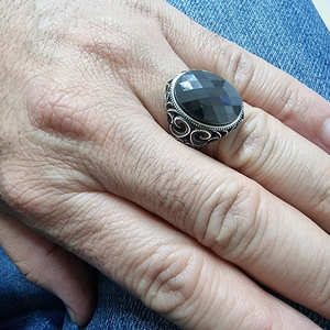 Anillo Beelo de Plata de Ley 925 con Baño de Rodio Negro y Circonita, Estilo Turco Otomano Árabe Moderno para Hombre, con Engaste de Garras, Ideal para Regalo - Product Image 4