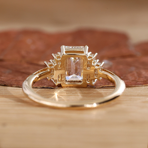 Anillo de Compromiso con Diamante Corte Esmeralda y Diamantes Baguette Laterales, Certificado IGI, Diamante Cultivado en Laboratorio de 1 a 3 CT, Estilo Vintage - Product Image 2