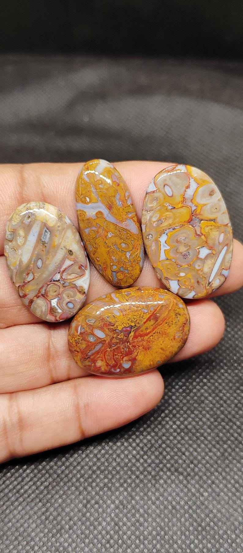 สีน้ำตาล