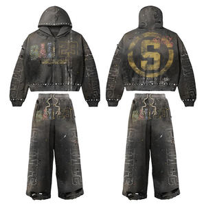 Conjunto de Sudadera con Capucha y Pantalones Deportivos con Estampado DTG, Diseño Desgastado y Decolorado por el Sol, con Pedrería y Cremallera - Product Image 1