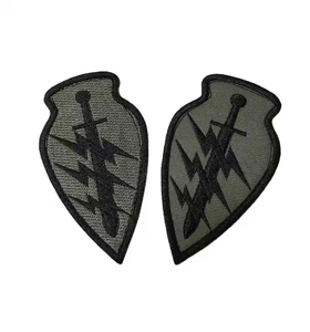 Insignia de Chevron de uniforme de alta calidad para parches bordados decorativos de atuendo formal y adornos de insignias Servicio OEM - Product Image 3