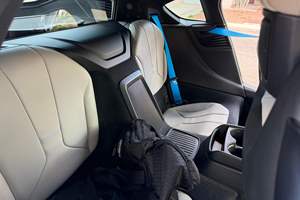 BMW i8 Coupé 2015 Usado, 27300 Millas, 357 HP, Híbrido Enchufable, Tracción en las Cuatro Ruedas, Paquete Pure Impulse World - Product Image 6