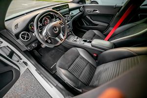 MERCEDES-BENZ CLA45 AMG d'occasion 2014, conduite à gauche/droite - Product Image 6