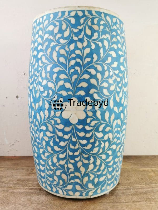 Available in different Colors