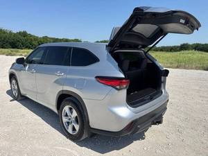 Voiture d'occasion fiable Toyota Highlander LE 2022 - Product Image 4