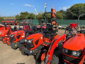 Meilleure qualité Mini pour Kubota 4WD Diesel tracteur petite ferme équipement de jardin 2WD roue vente chaude prix d'usine approvisionnement en gros - Product Image 5