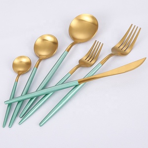 Ensemble de couverts de salle à manger rustiques et biologiques de qualité supérieure - Product Image 1