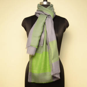 Bufanda de lana merino 100% para hombre, hecha a mano, verde brillante, estampado, tejido a mano, corbatas, bufanda de estilo liso - Product Image 5