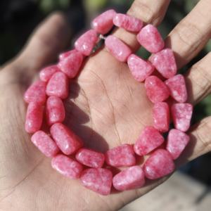 Collier de perles lisses en tourmaline rose, pierre précieuse brute rose, bijoux en cristal de guérison, collier fait à la main, cadeau pour elle - Product Image 1