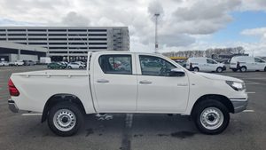 BEST SELLING 2026 Tyotttaa Hilux Crew Cab Standard Plus 4WD 2.4L - Product Image 3