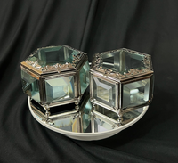 Faveurs de mariage décoratives de luxe Mini boîte à bagues en verre de cristal couvercle de perles de concepteur en métal argenté moderne personnalisable