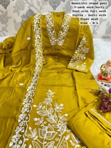 Muselina viscosa de diseñador y romana con trabajo manual Kurti Pant y Dupatta Fabricante de India a la tarifa más baja - Product Image 6