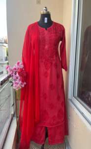 Elegante conjunto pakistaní de Salwar Kameez con Kurti y Flairy Palazzo Elegant Party Wear Kurta para mujer a precio mayorista - Product Image 3