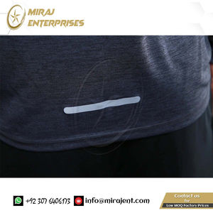 Camisetas y camisetas con cuello con capucha de secado rápido para hombre, camiseta de entrenamiento con capucha ajustada de manga larga para hombre, camisetas de primavera para correr - Product Image 6