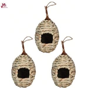 Casa de anidación de colibrí tejida a mano colgante, casa de pájaro colgante de hierba natural, cabaña de pájaro hecha en Vietnam - Product Image 3