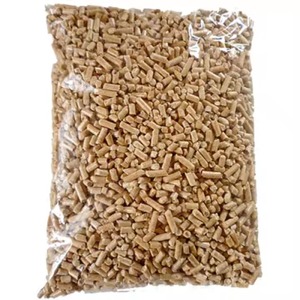 Granulés de bois de qualité 6mm en copeaux de bois de briquette à motif de bâton avec 690 de densité et 9.33% d'humidité dans l'emballage du sac - Product Image 1