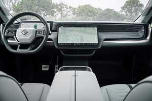 2024 R1T Adventure Edition AWD, Vehículo de Bajo Kilometraje, Transmisión Automática, Volante a la Izquierda, Combustible Gasolina/Eléctrico - Product Image 4