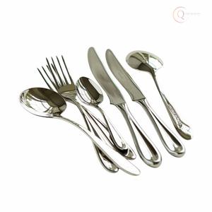 Ensemble de couverts de qualité supérieure pour les repas quotidiens et les cadeaux |   Cuillère, fourchette et couteau élégants en acier inoxydable - Product Image 5