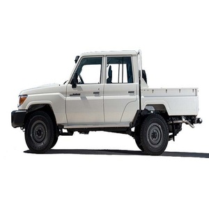 Toyota Land Cruiser Cabine Double VDJ79 Pickup Diesel 4,5 L Boîte de vitesses manuelle Cuir clair et foncé Intérieur R15 Taille des pneus - Product Image 5