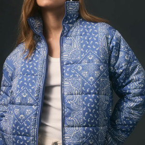 Services OEM, veste matelassée pour femme en satin et peau de mouton de haute qualité, logo personnalisé imprimé, nouveau design pour l'hiver - Product Image 2