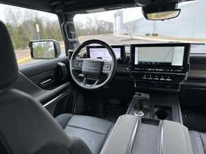 SUV Eléctrico Usado 2024 2X AWD R20 Automático Volante a la Izquierda Cuero Oscuro ACC Sin Accidentes En Buen Estado - Product Image 6