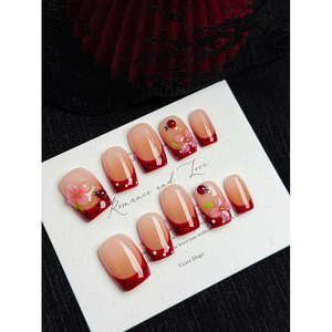 Arte de uñas a presión con diseño de mariquita de jardín dulce - Product Image 1
