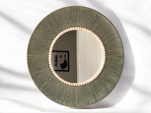 Miroir mural en bois et résine personnalisé, miroir en époxy fait à la main, grand miroir rond, cadeau de pendaison de crémaillère, décoration de salle de bain, cadeau pour la fête des pères - Product Image 4
