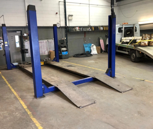 Prêt à être expédié dans le monde entier : Nouveau lève-voiture à quatre poteaux disponible dans toutes les qualités à prix avantageux - Product Image 4