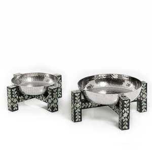 Cuenco de Servir de Metal con Diseño Martillado y Madreperla de Alta Calidad con Patas de Madera para Bodas, Fiestas de Cumpleaños y Eventos Gastronómicos - Product Image 3