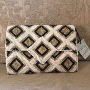 Monedero bordado tradicional con cinturón para mujer - Product Image 2